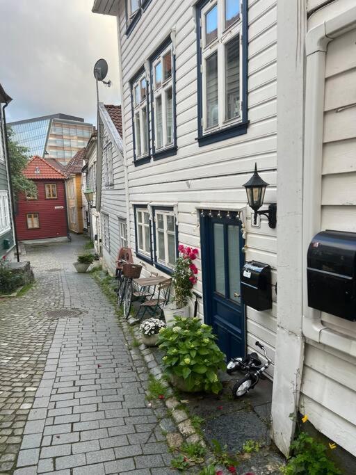 Beautiful Bergen House From 1790 Apartment ภายนอก รูปภาพ