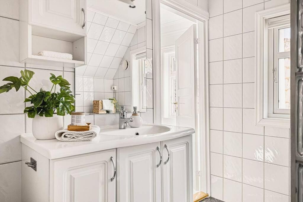Beautiful Bergen House From 1790 Apartment ภายนอก รูปภาพ